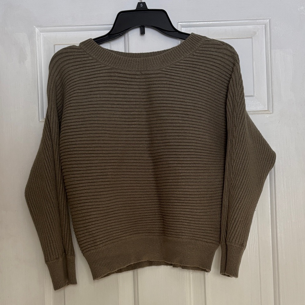 Women's Ribbed Knit Sweater - olive green
